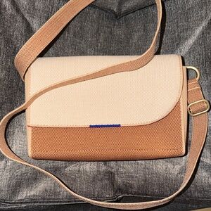 Rothys Belt Bag in Biscotti NWOT